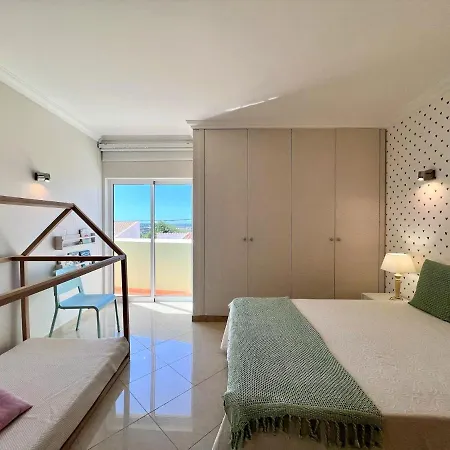 Vila Amazing With Pool By Homing *