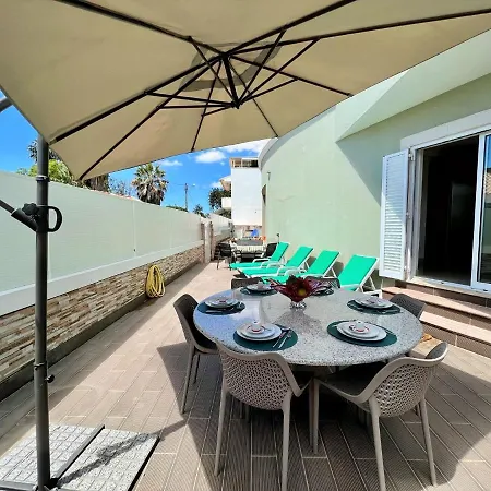 Vila Amazing With Pool By Homing *