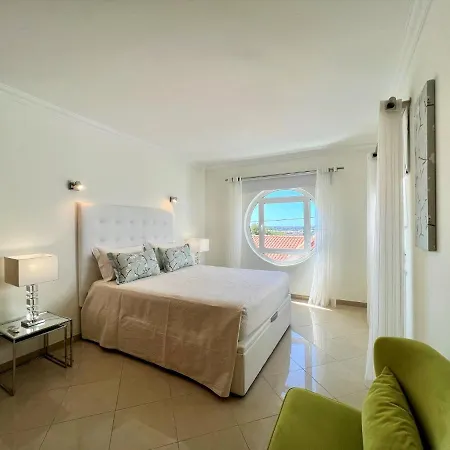 Villa Amazing With Pool By Homing Boliqueime